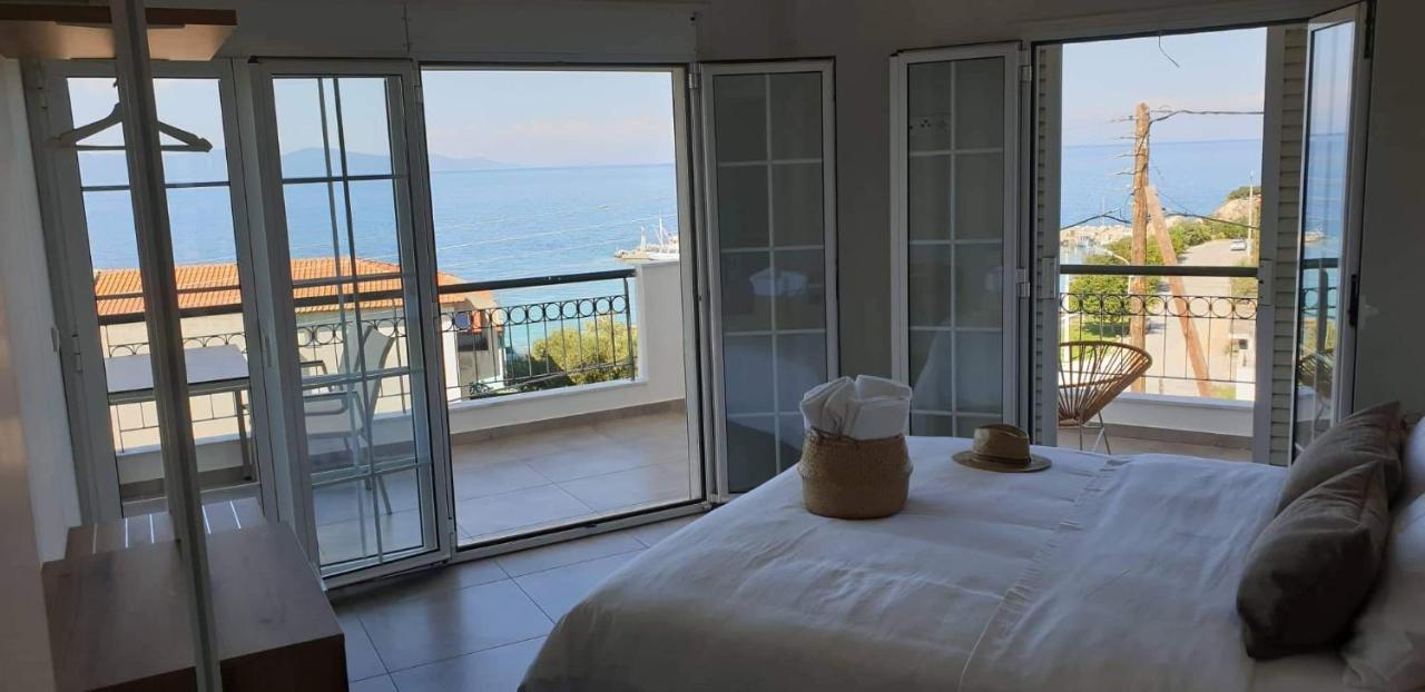 Villa Eleni Greece - Wonderful Sea View Studios Nea Roda Esterno foto