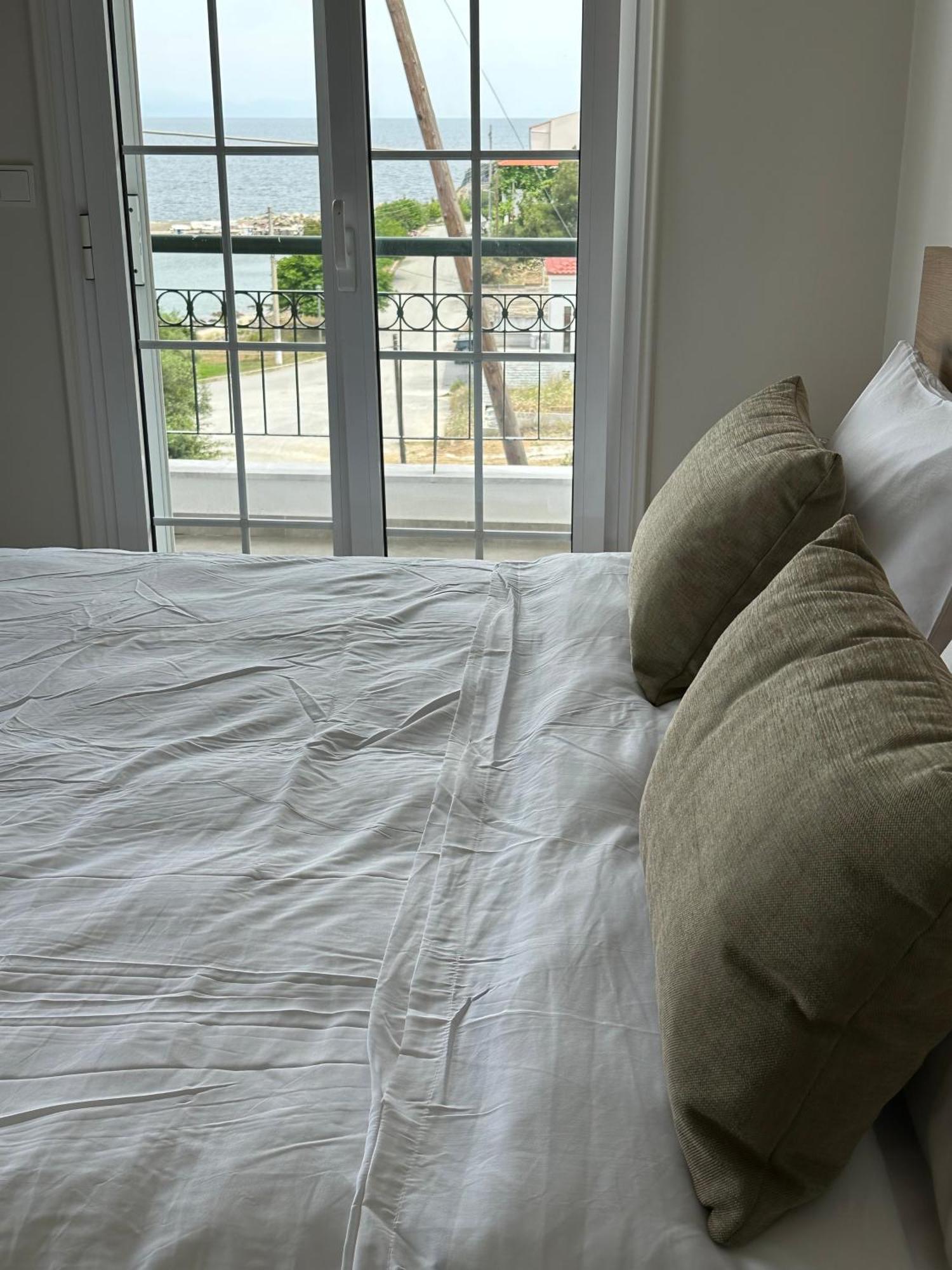 Villa Eleni Greece - Wonderful Sea View Studios Nea Roda Esterno foto