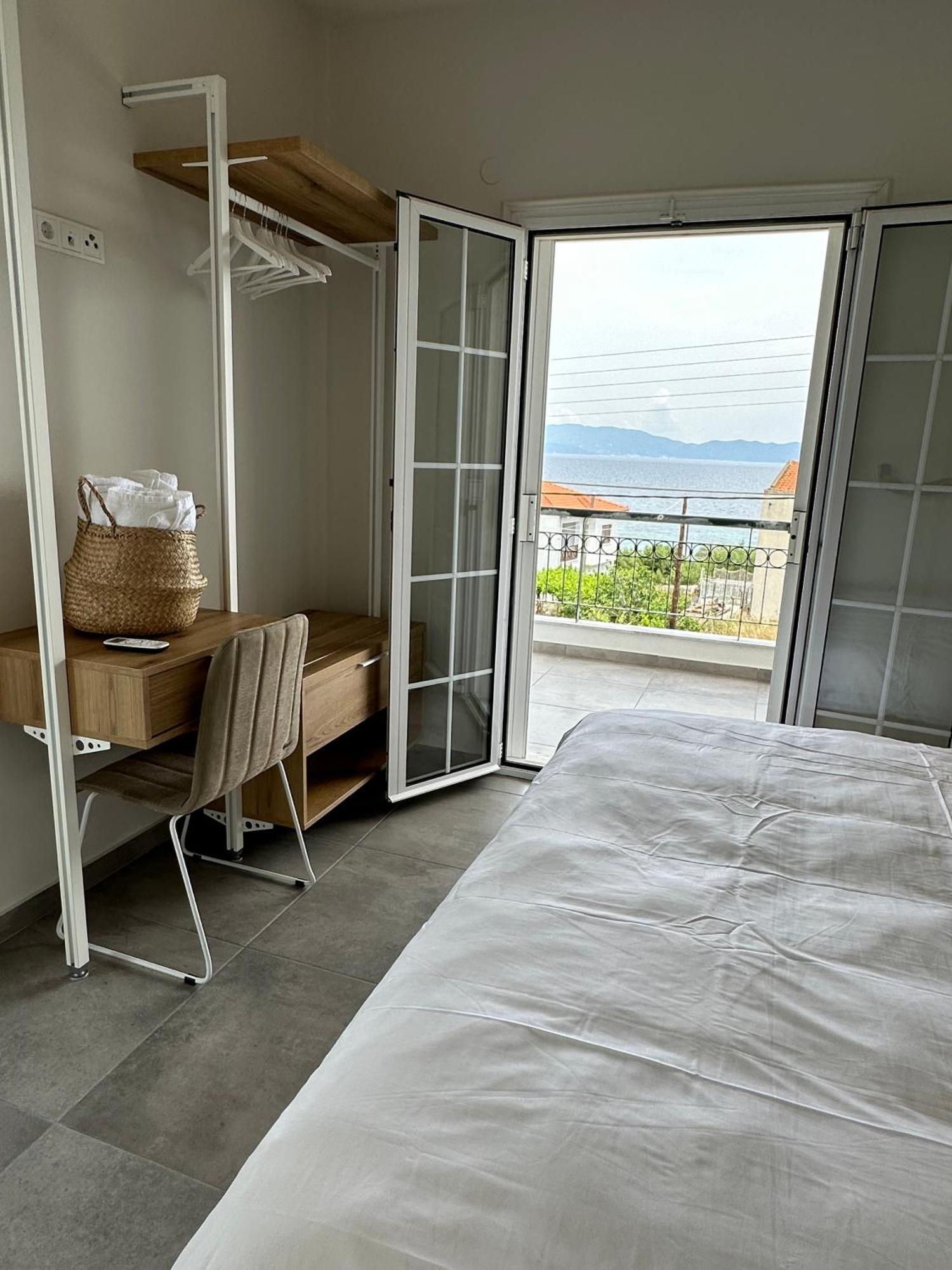 Villa Eleni Greece - Wonderful Sea View Studios Nea Roda Esterno foto